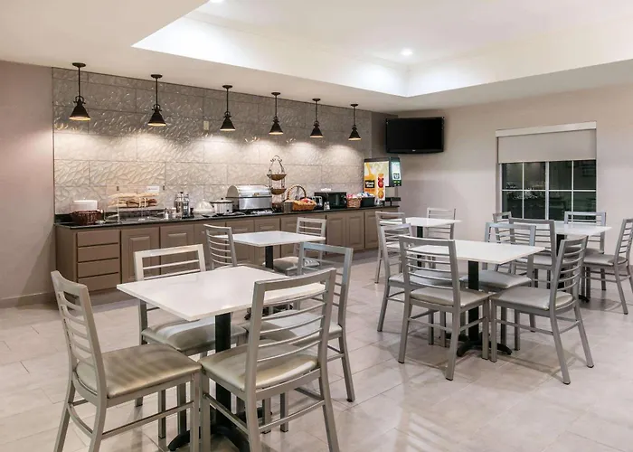 La Quinta By Wyndham Fredericksburg